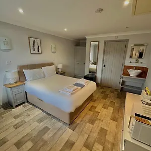 Oak, Country Chalet Located In Pegsdon Hexton